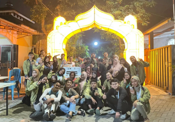 Mahasiswa UMT Kenalkan Mesin Penetas Telur di KWT Gemas Implan